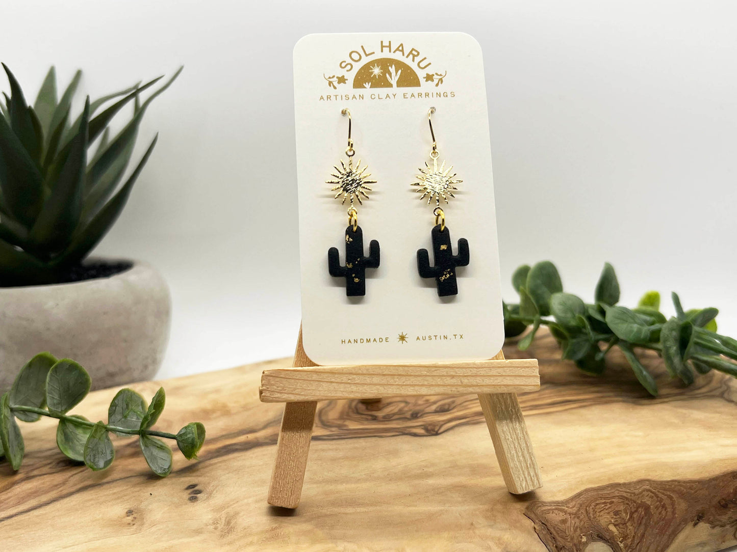 The Lauri in Gold Leaf Black